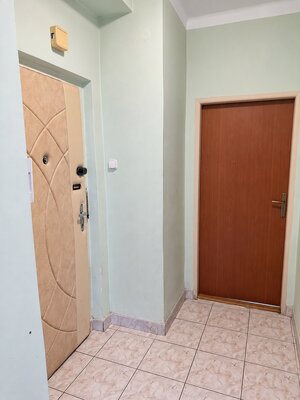 PREDAJ - 1-izbový byt s balkónom do zelene, Bukureštská – Staré Mesto — foto 10