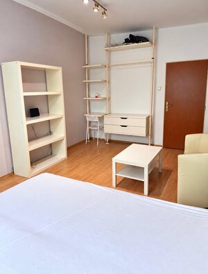 PREDAJ - 1-izbový byt s balkónom do zelene, Bukureštská – Staré Mesto — foto 5