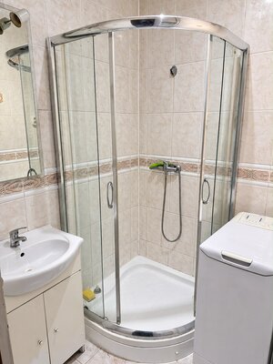 PREDAJ - 1-izbový byt s balkónom do zelene, Bukureštská – Staré Mesto — foto 6