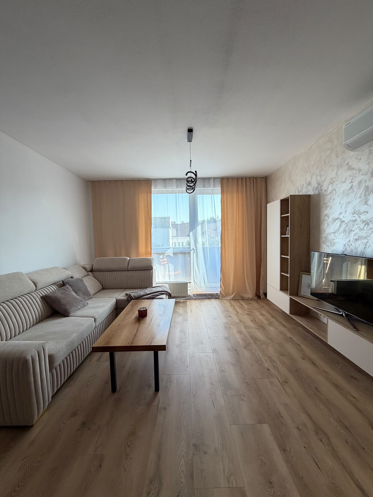 PRENÁJOM - 2-izbový luxusný byt s balkónom a parkovaním, Pivovarská ul — foto 4