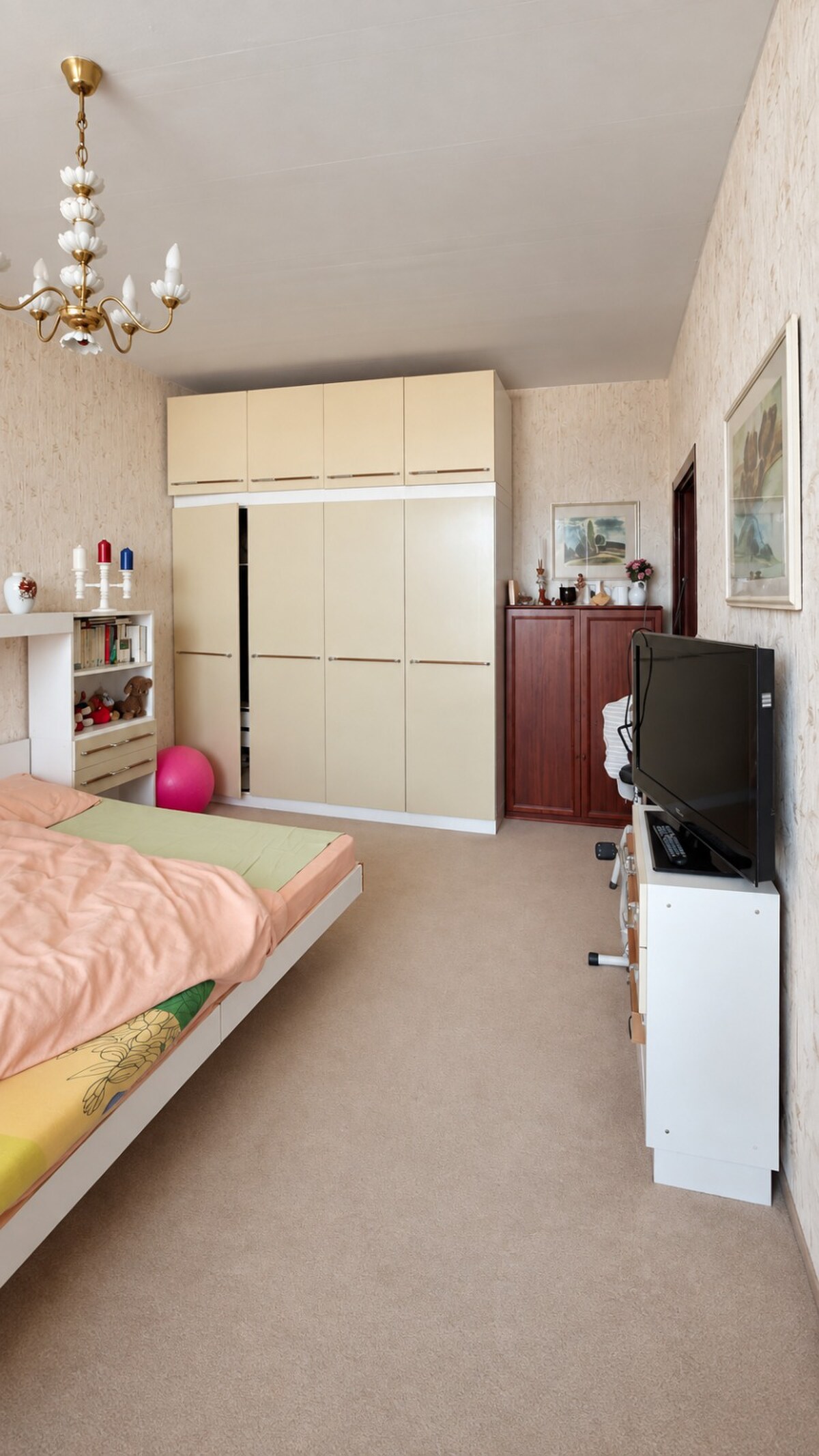 PREDAJ - 2-izbový rozľahlý byt vhodný ako investícia - Petzwalovej ul. — foto 3