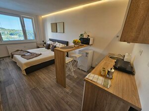 PREDAJ - Zrekonštruovaná garsónka vo vyhľadávanej lokalite - Nitra — foto 3
