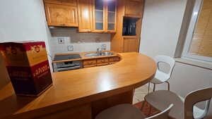 PRENÁJOM - 2-izbový útulný byt pod Bratislavským hradom – Zámocká, BA — foto 2