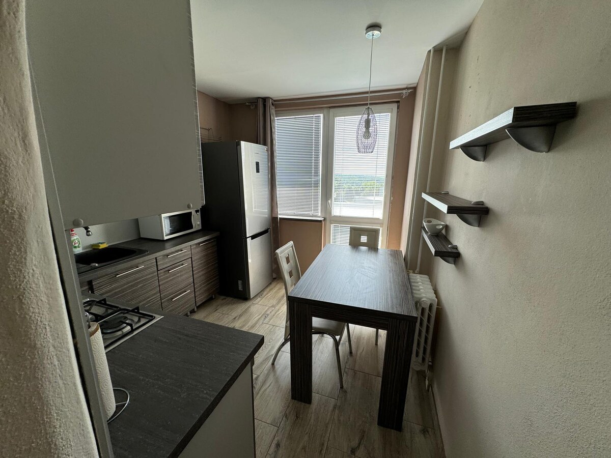 PRENÁJOM - 2-izbový kompletne zariadený byt s balkónom - Klokočina — foto 3