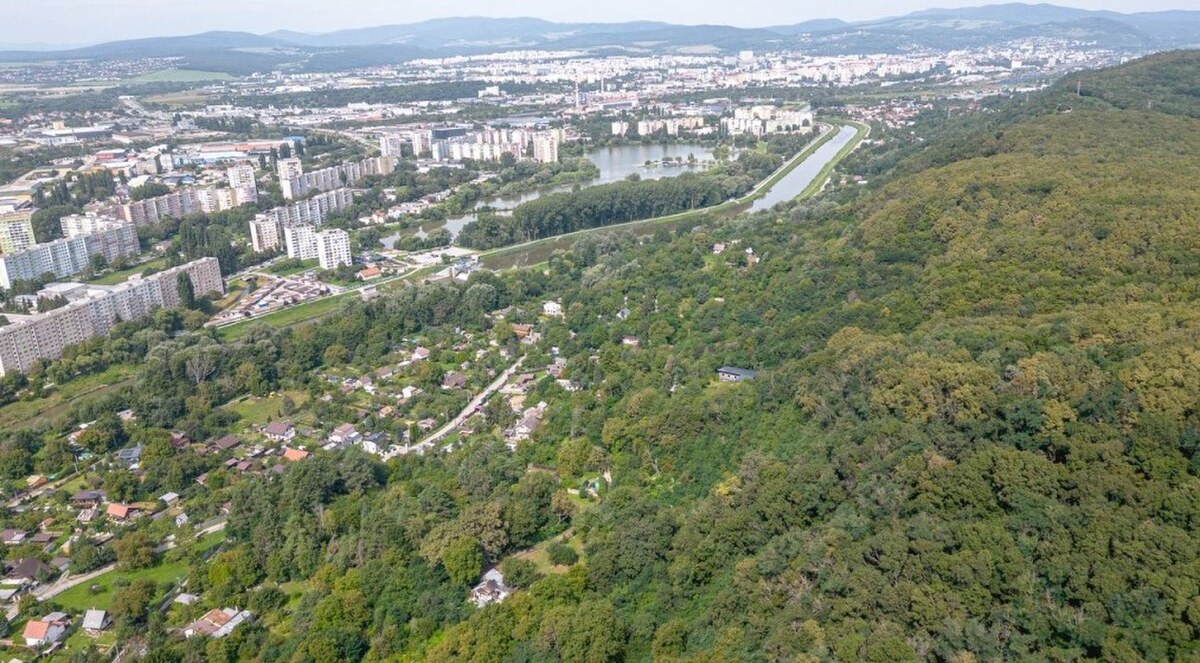 Rekreačná záhrada 1 441 m² v objatí prírody – Košice-Krásna — foto 6