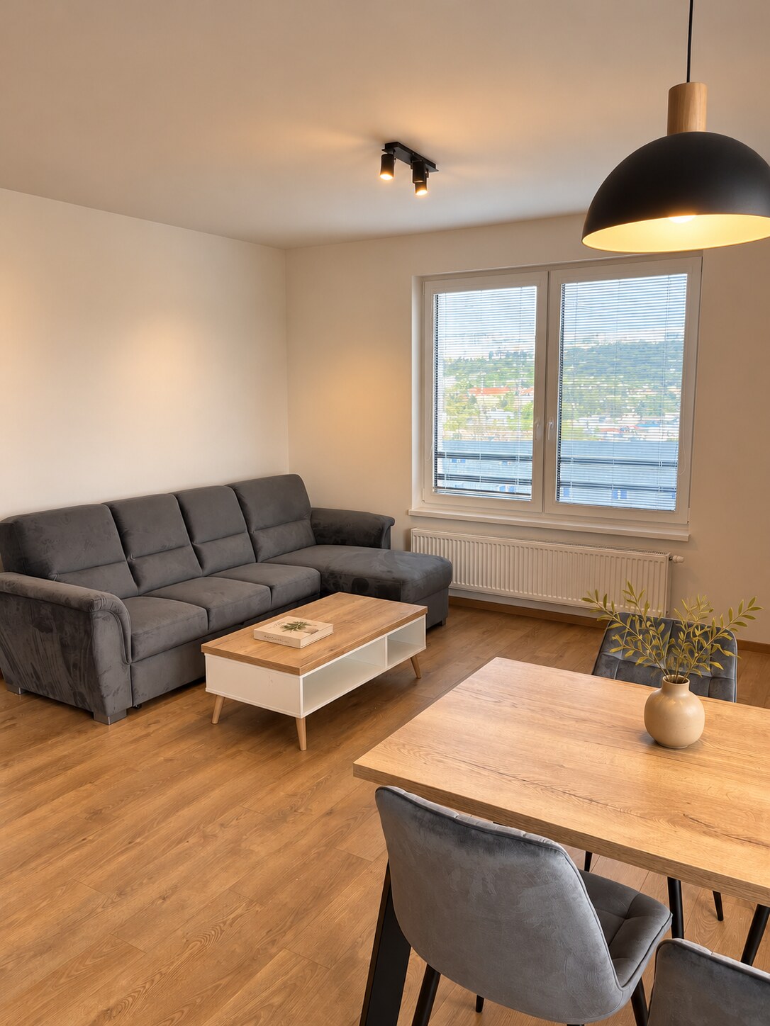 Moderný 3-izbový byt v centre Košíc s garážou na prenájom — foto 3