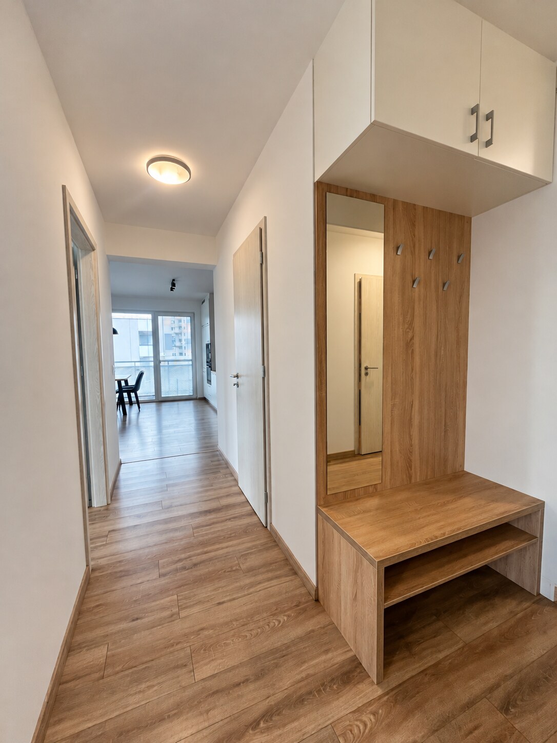 Moderný 3-izbový byt v centre Košíc s garážou na prenájom — foto 6