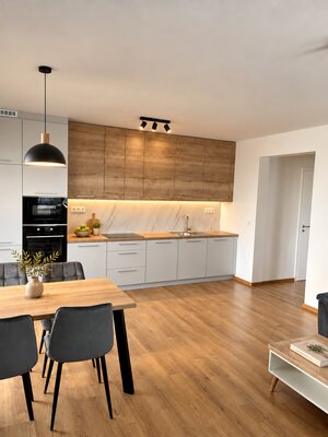 Moderný 3-izbový byt v centre Košíc s garážou na prenájom — foto 1