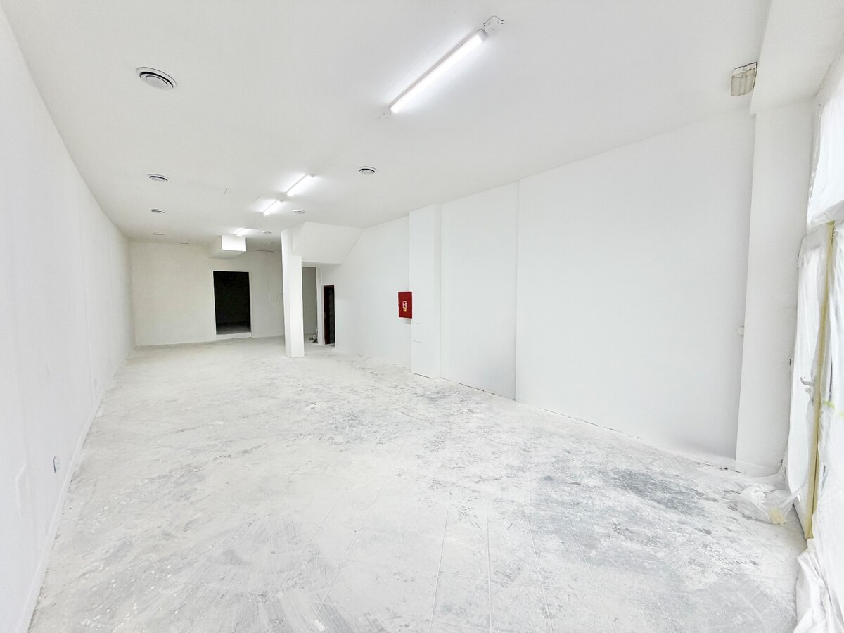 Na prenájom obchodný priestor s výkladom 145 m2 v centre Žiliny — foto 4
