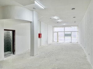Na prenájom obchodný priestor s výkladom 145 m2 v centre Žiliny — foto 1