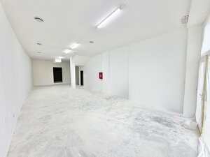 Na prenájom obchodný priestor s výkladom 145 m2 v centre Žiliny — foto 4