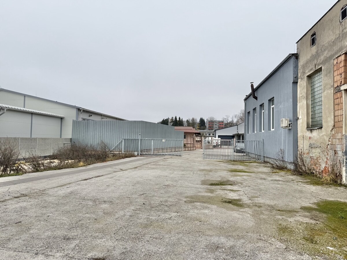 Prenájom spevnenej plochy 3728 m2 v priemyselnej zóne - Žilina — foto 2