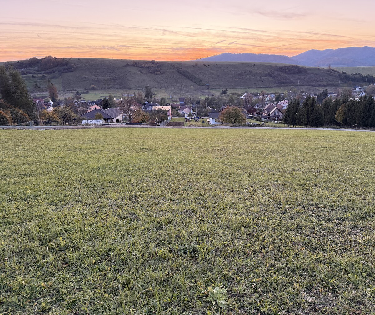 Na predaj stavebný pozemok 707 m2 v Konskej — foto 2