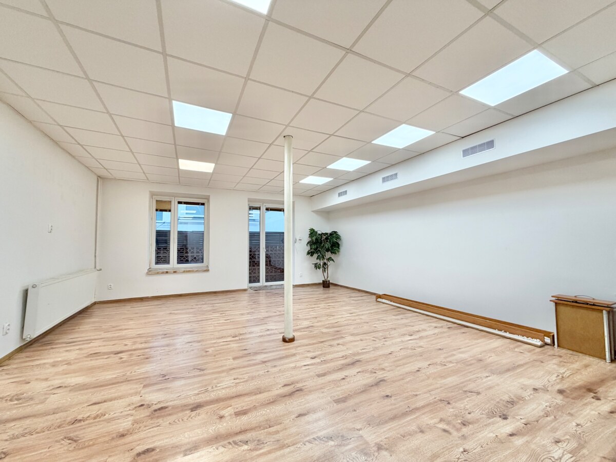 Prenájom obchodný, kancelársky priestor 42 m2 na Bottovej ulici Žilina — foto 2