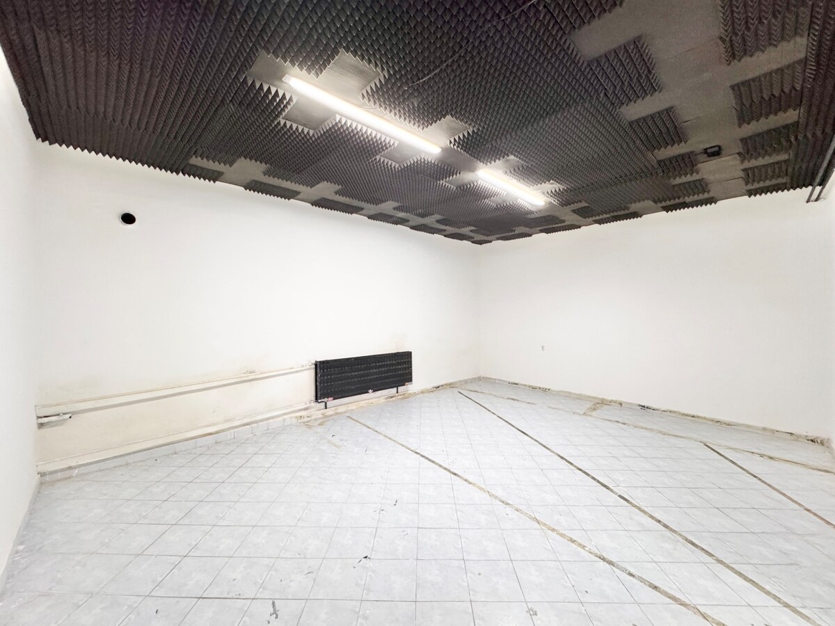 Na prenájom obchodné priestory 76 m2 - dvor z Národnej Žilina Centrum — foto 6