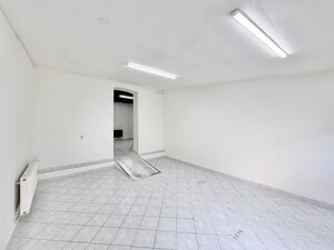 Na prenájom obchodné priestory 76 m2 - dvor z Národnej Žilina Centrum — foto 4