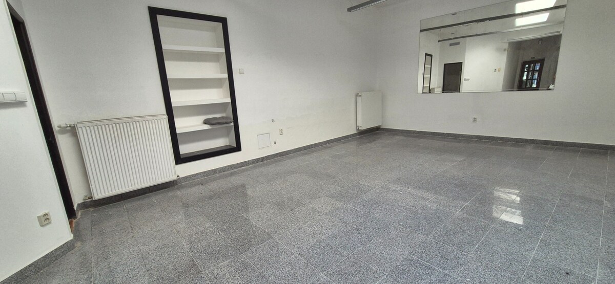 Prenájom : Obchodný priestor 40m2 so vstupom z pasáže na Národnej ul. — foto 3
