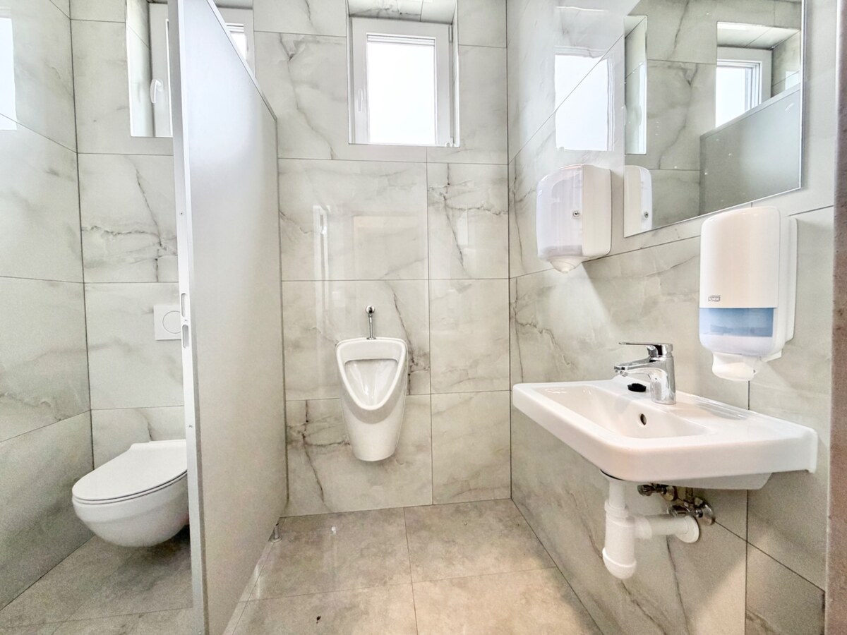 Moderné kancelárske priestory 178 m2 na prenájom v Tepličke nad Váhom — foto 8