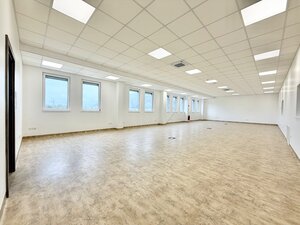 Moderné kancelárske priestory 178 m2 na prenájom v Tepličke nad Váhom — foto 2