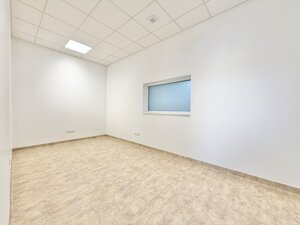 Moderné kancelárske priestory 178 m2 na prenájom v Tepličke nad Váhom — foto 4