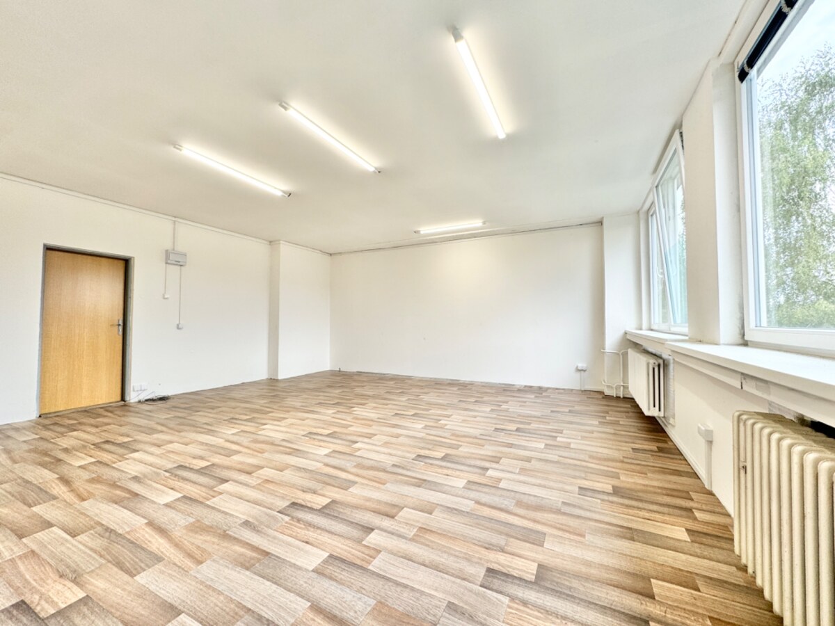 Ponúkame na prenájom kanceláriu 36 m2 - ul. Vysokoškolákov Žilina