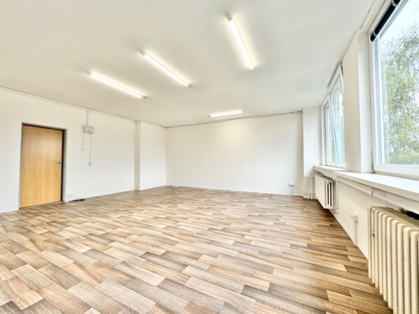 Ponúkame na prenájom kanceláriu 36 m2 - ul. Vysokoškolákov Žilina
