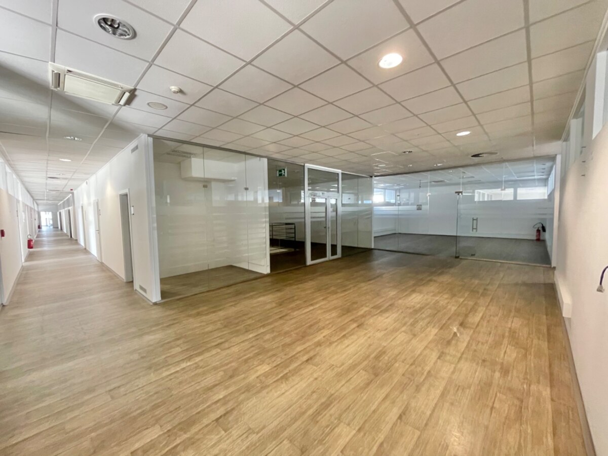Na prenájom kancelárske priestory 1603 m2 v Living centre v Žiline — foto 10