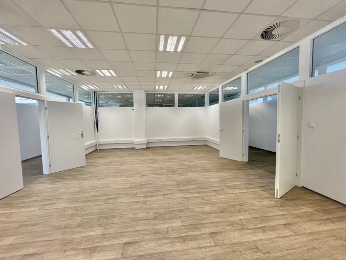 Na prenájom kancelárske priestory 1603 m2 v Living centre v Žiline — foto 14