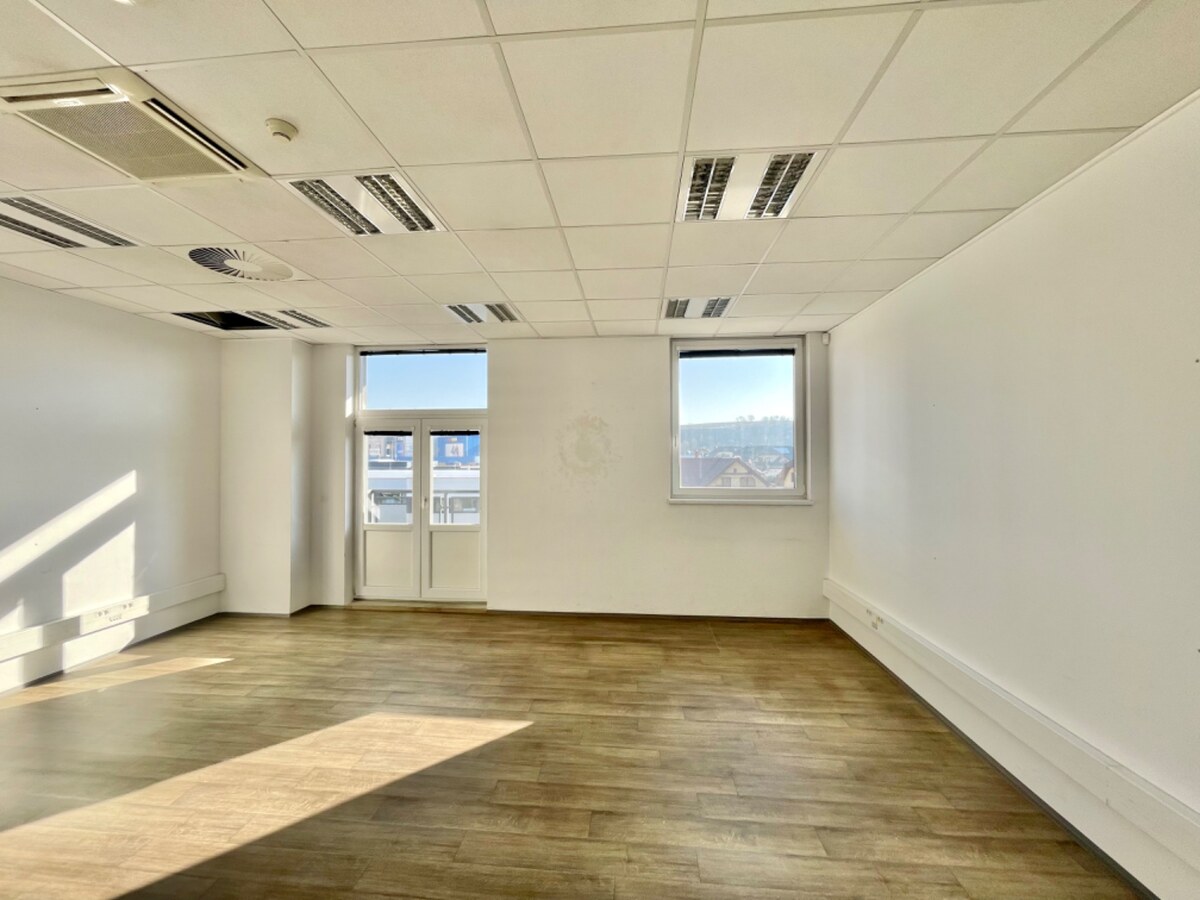 Na prenájom kancelárske priestory 1603 m2 v Living centre v Žiline — foto 6