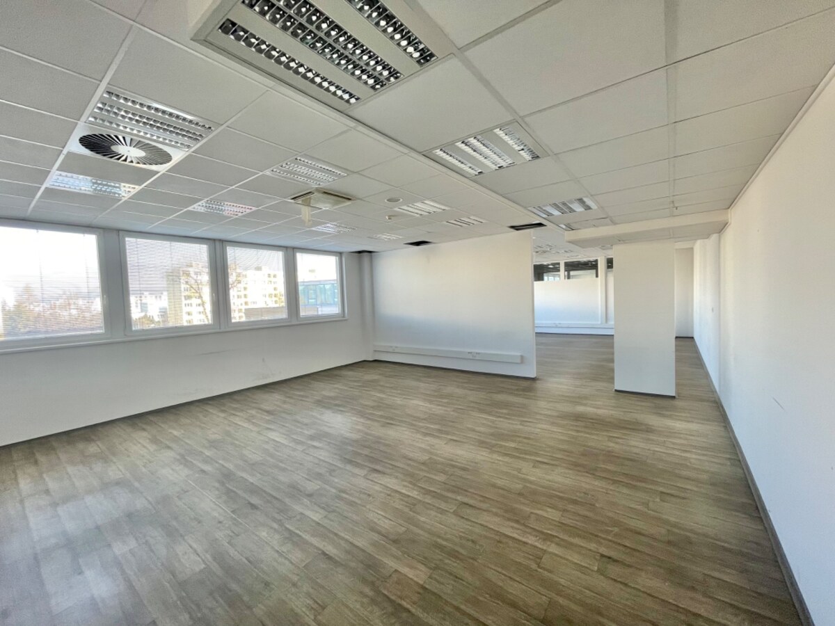 Na prenájom kancelárske priestory 1603 m2 v Living centre v Žiline — foto 7