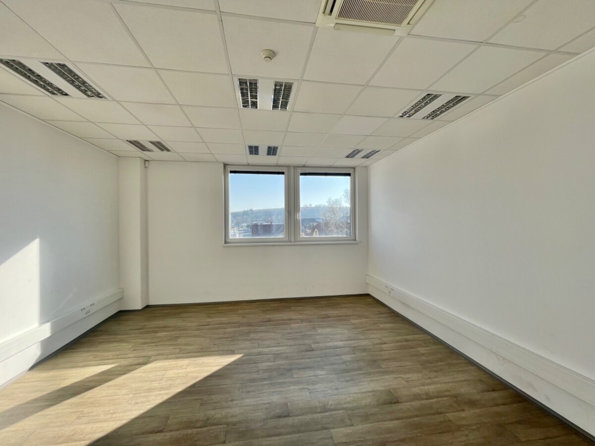 Na prenájom kancelárske priestory 1603 m2 v Living centre v Žiline — foto 8