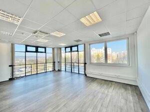 Na prenájom kancelárske priestory 1603 m2 v Living centre v Žiline — foto 3