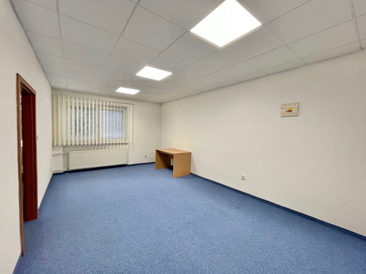 Prenájom kancelárske priestory 220 m2 s parkovaním v centre Žiliny — foto 4