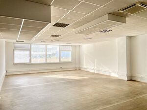 Na prenájom kancelárske priestory 200 m2 v Living centre v Žiline — foto 2