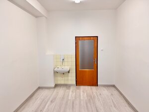 Prenájom - kancelária 15 m2 v priemyselnej zóne v Žiline — foto 2