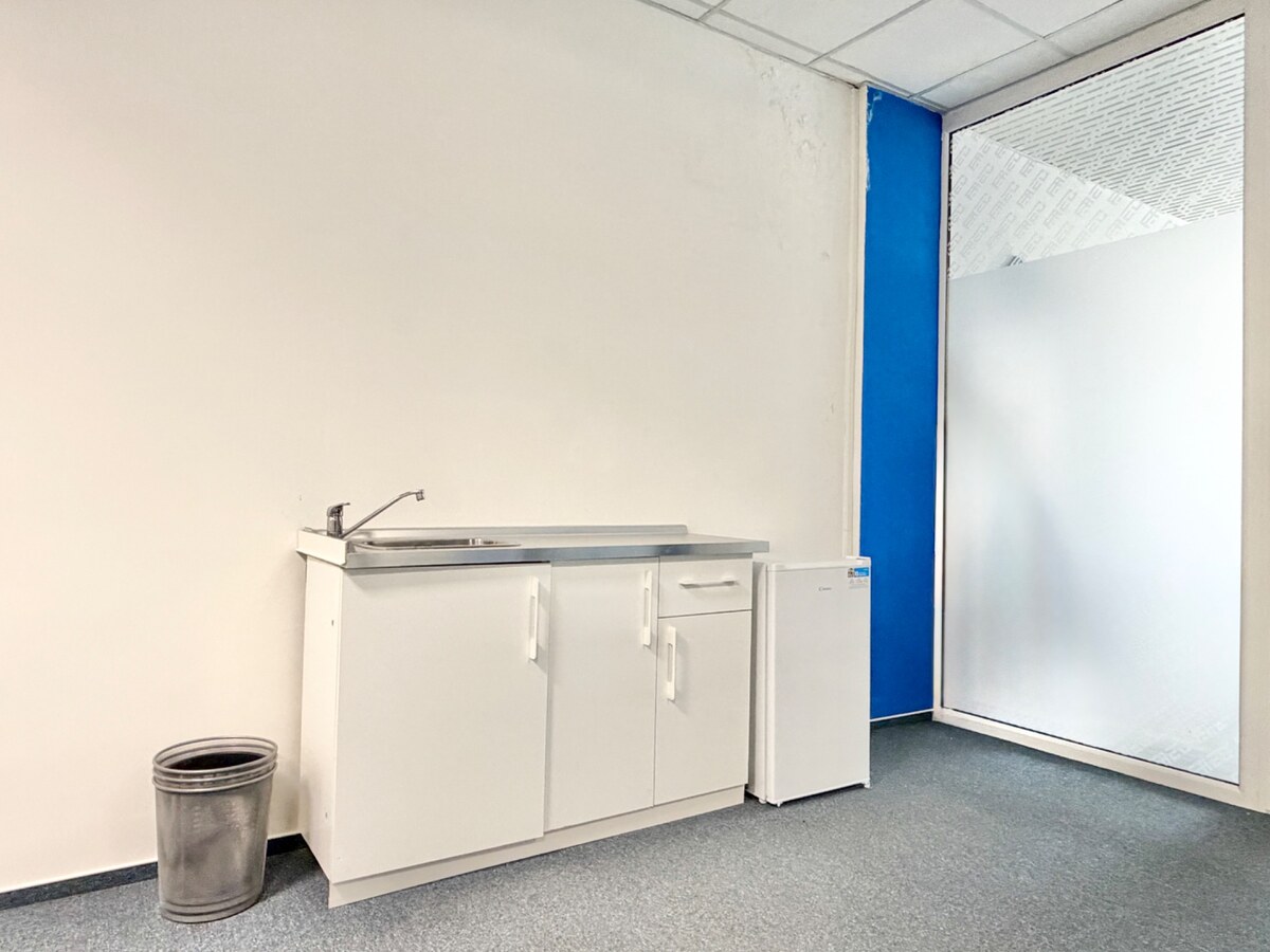 Ponúkame na prenájom obchodné priestory s rozlohou 108 m2 - Žilina — foto 10