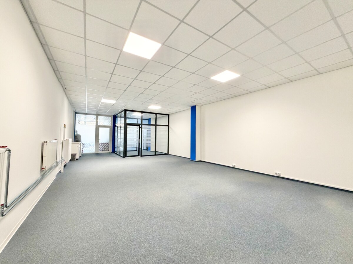 Ponúkame na prenájom obchodné priestory s rozlohou 108 m2 - Žilina — foto 3