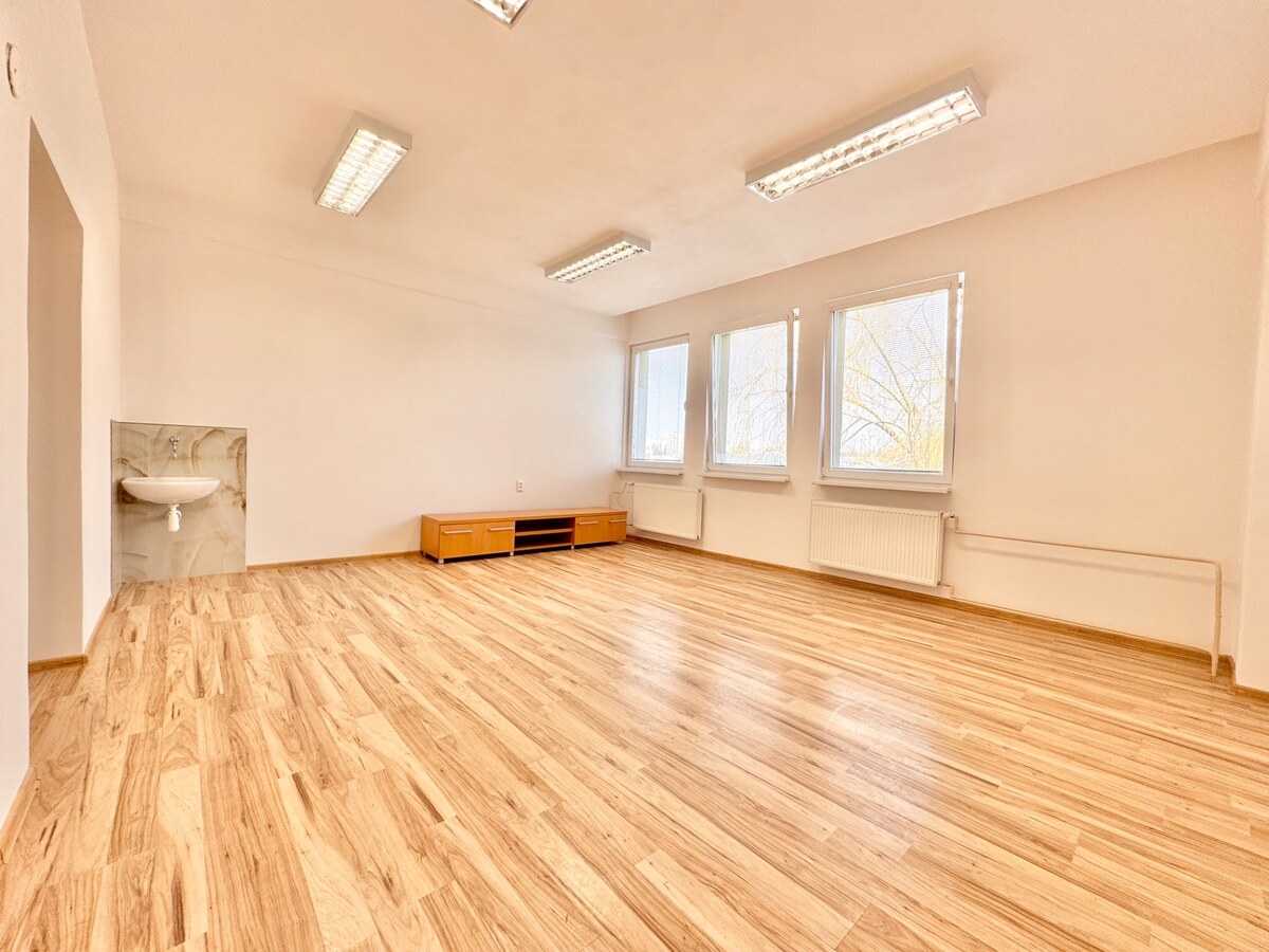 Na prenájom kancelársky priestor 29 m2 v priemyselnej zóne v Žiline — foto 2