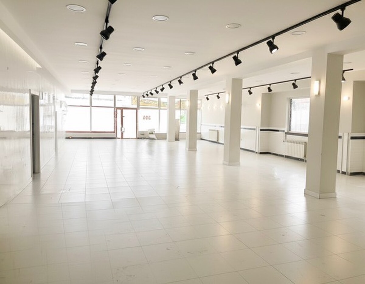 Prenájom - obchodný priestor 250 m2 najfrekventovanejšia ulica Žiliny — foto 5