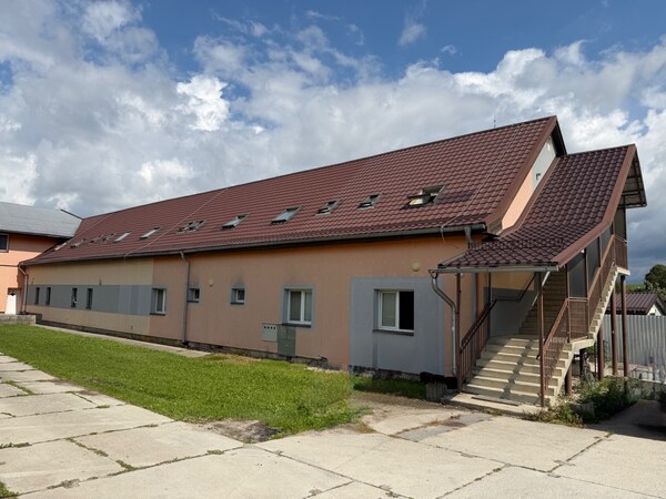 Ubytovňa vo Višňovom: Investícia s 72 lôžkami a komplet vybavením