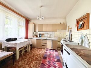 Priestranný rodinný dom v Rudne s veľkým potenciálom — foto 10