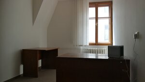 Prenájom: Kancelária v centre mesta 14m2+13m2 — foto 2