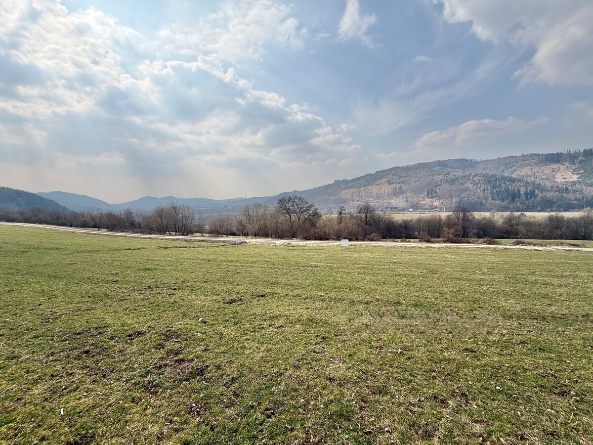 Jedinečná ponuka predaja pozemku na výstavbu v Povine — foto 2