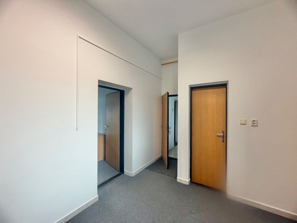 kancelária s kuchynkou 30 m2 v centre mesta Čadca — foto 5