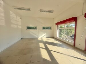 Prenájom lukratívnych obchodných, kancelárskych priestorov v Čadci — foto 3
