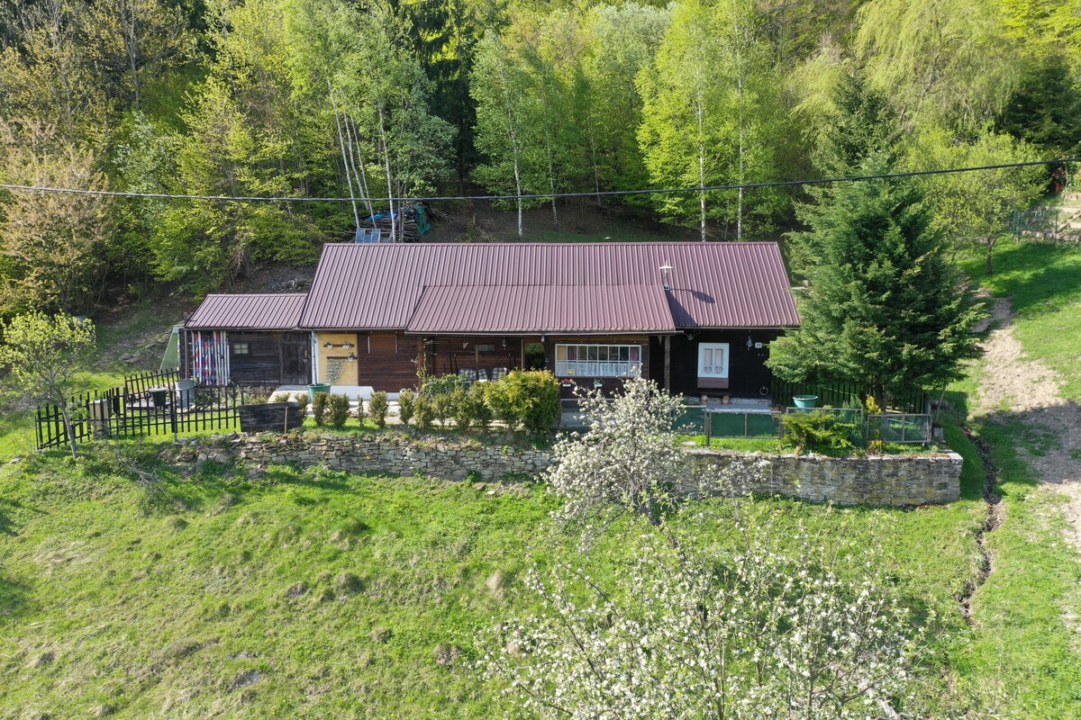 Na predaj romantická chalupa v Kolároviciach časť Čiakov