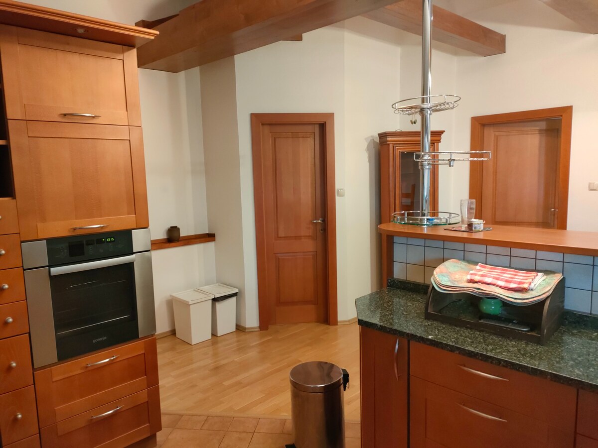 Predaj: Výnimočný dom na bývanie aj podnikanie v KNM (MO) — foto 4