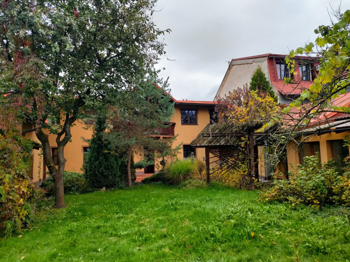 Predaj: Výnimočný dom na bývanie aj podnikanie v KNM (MO) — foto 8