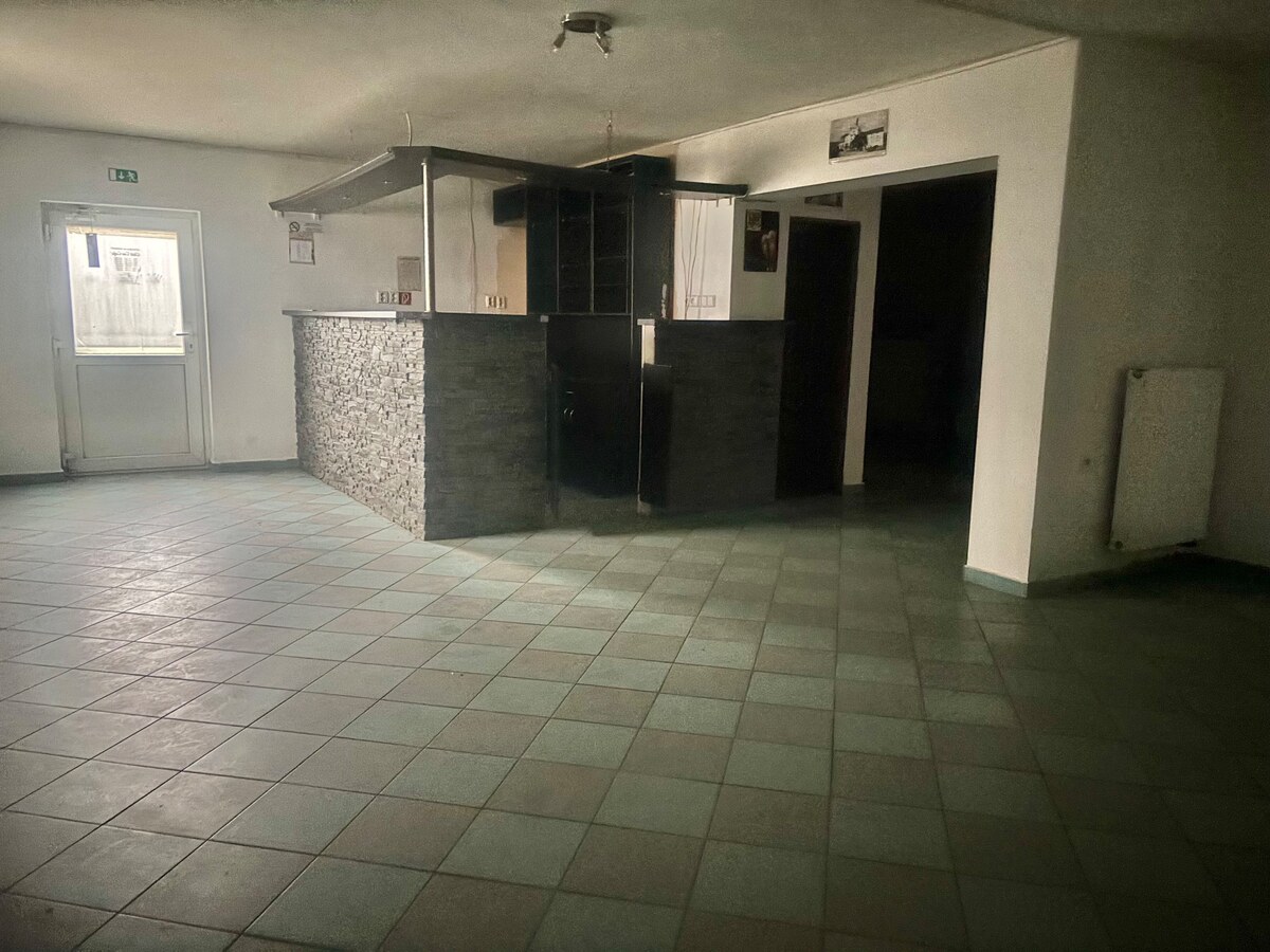 Predaj budovy na podnikanie- bývalý obchodný priestor v Čadci (MO) — foto 3