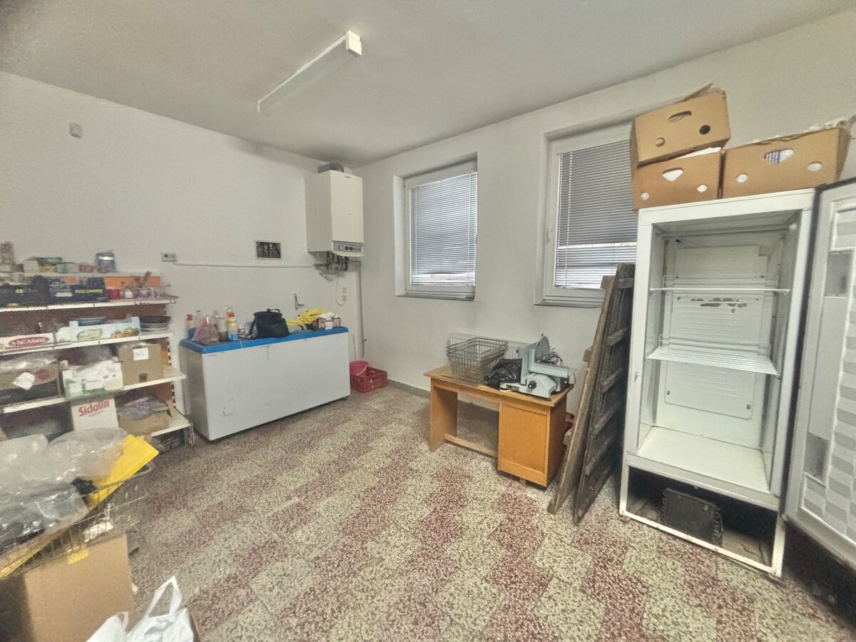 Predaj budovy na podnikanie- bývalý obchodný priestor v Čadci (MO) — foto 9